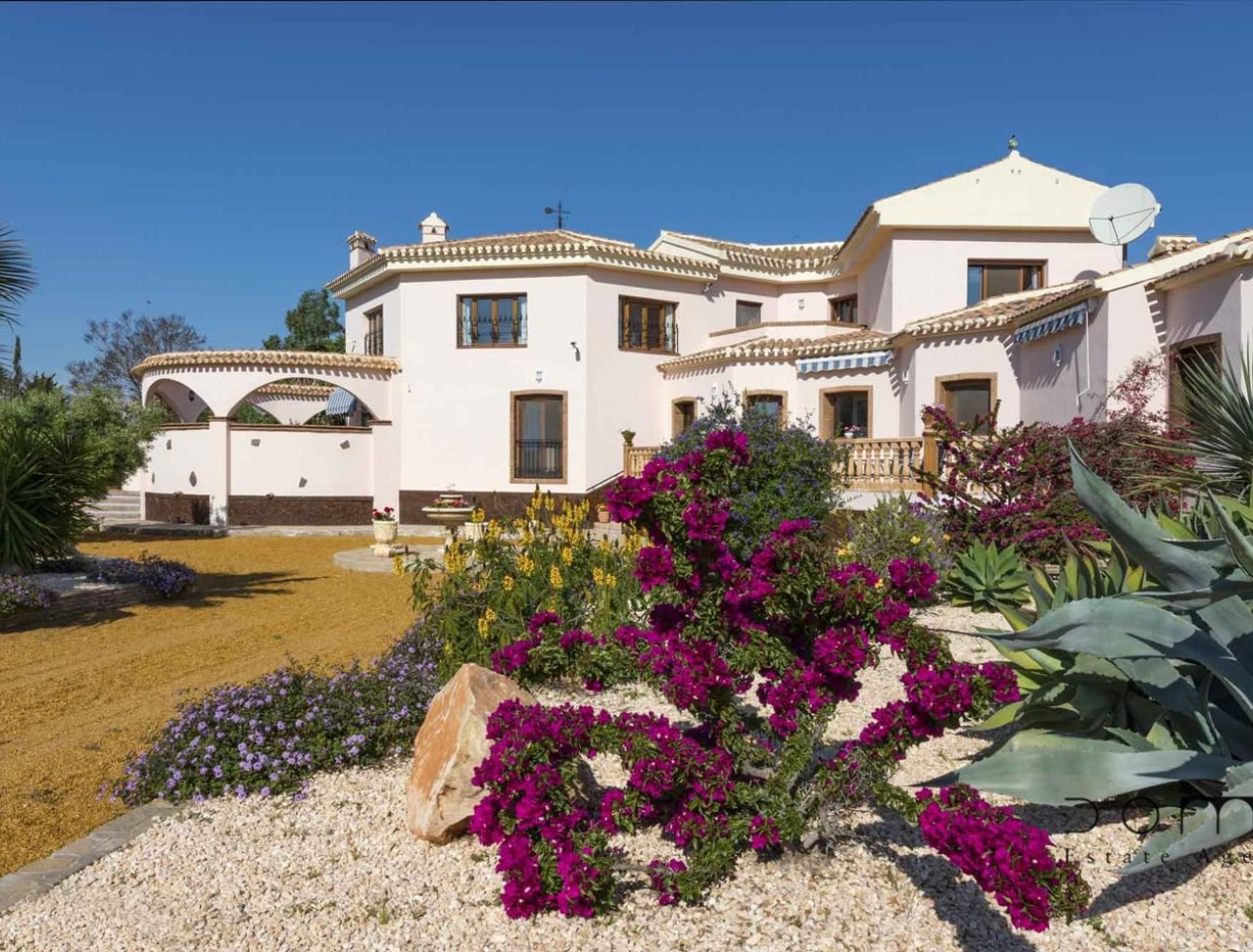 Resale - Villa / Semi-detached Villa - Turre