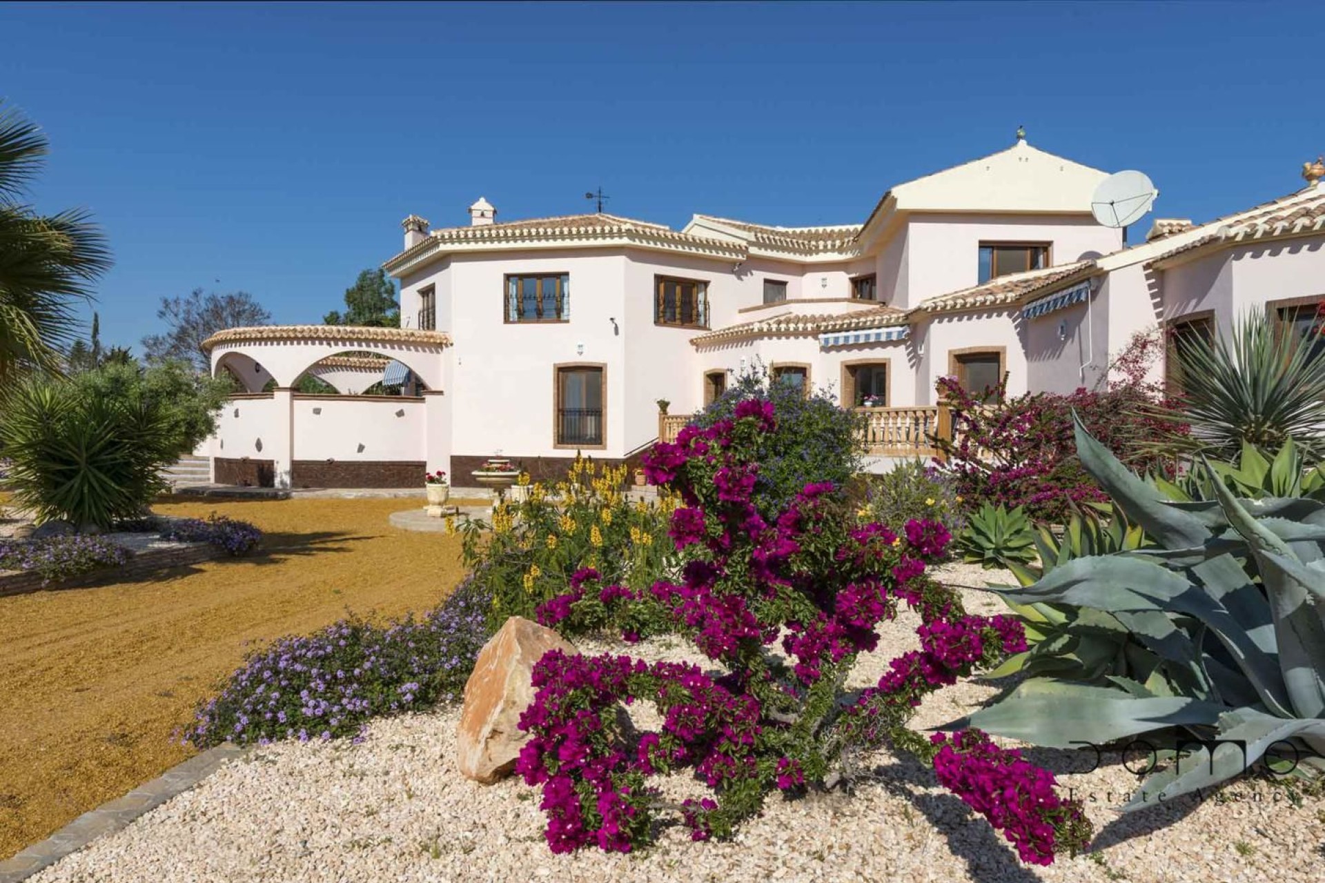 Resale - Villa / Semi-detached Villa - Turre