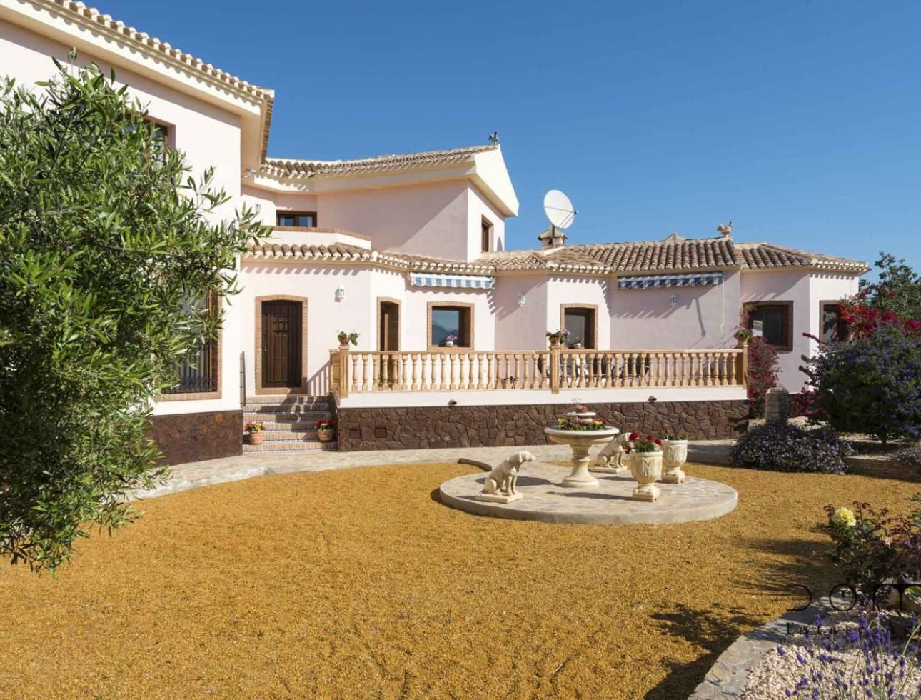 Resale - Villa / Semi-detached Villa - Turre