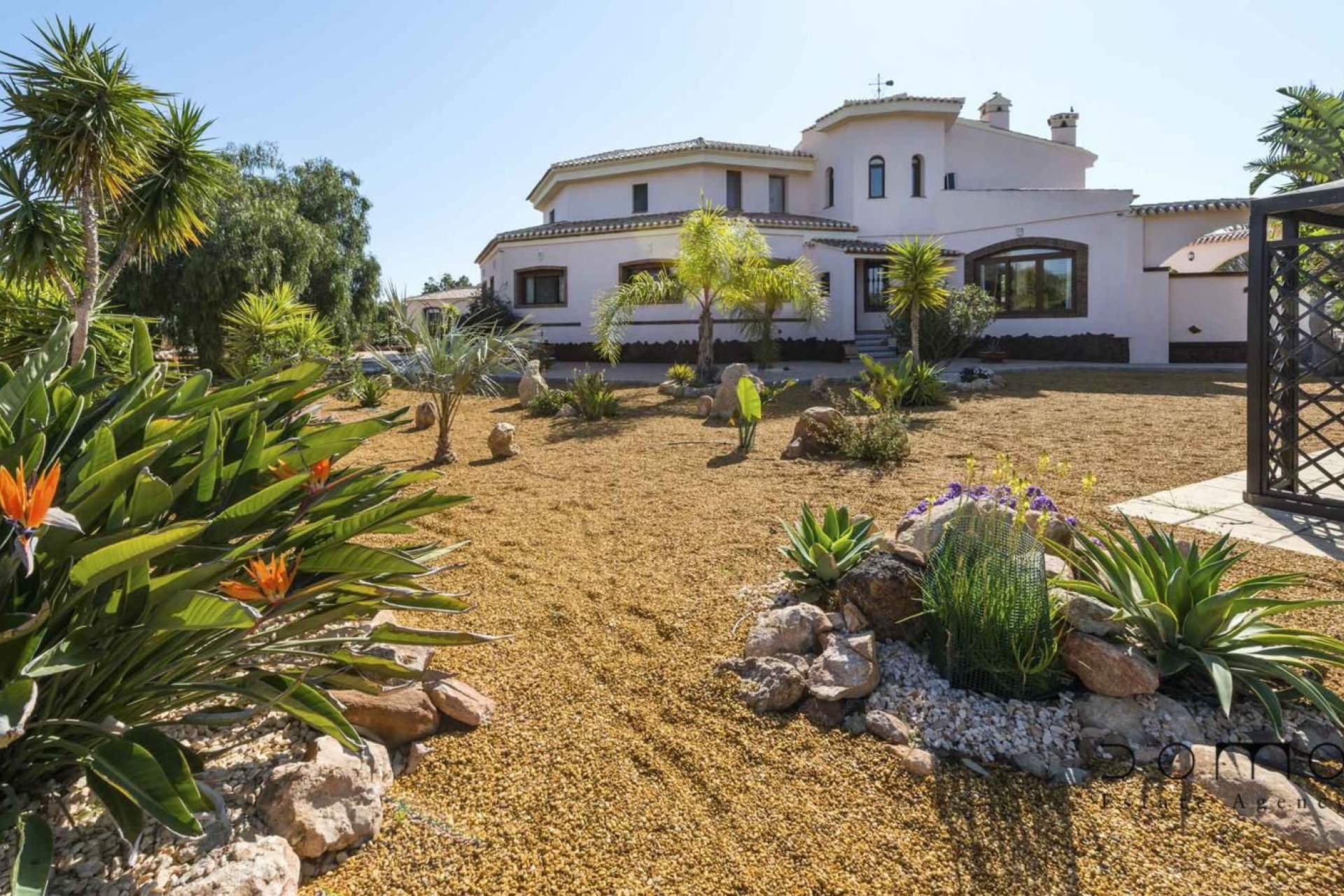 Resale - Villa / Semi-detached Villa - Turre