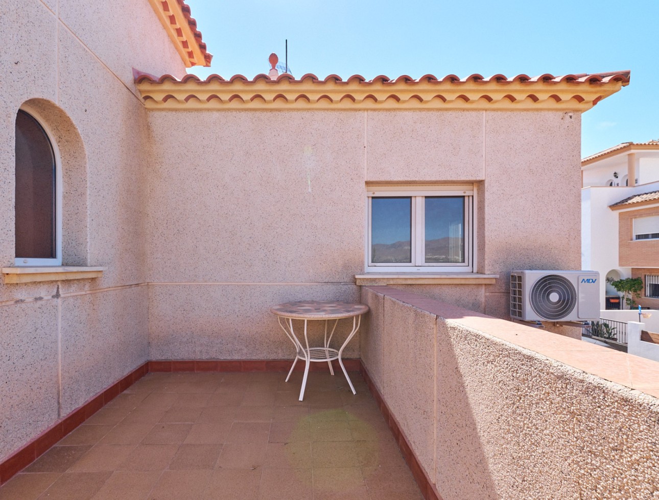 Resale - Villa / Semi-detached Villa - Turre
