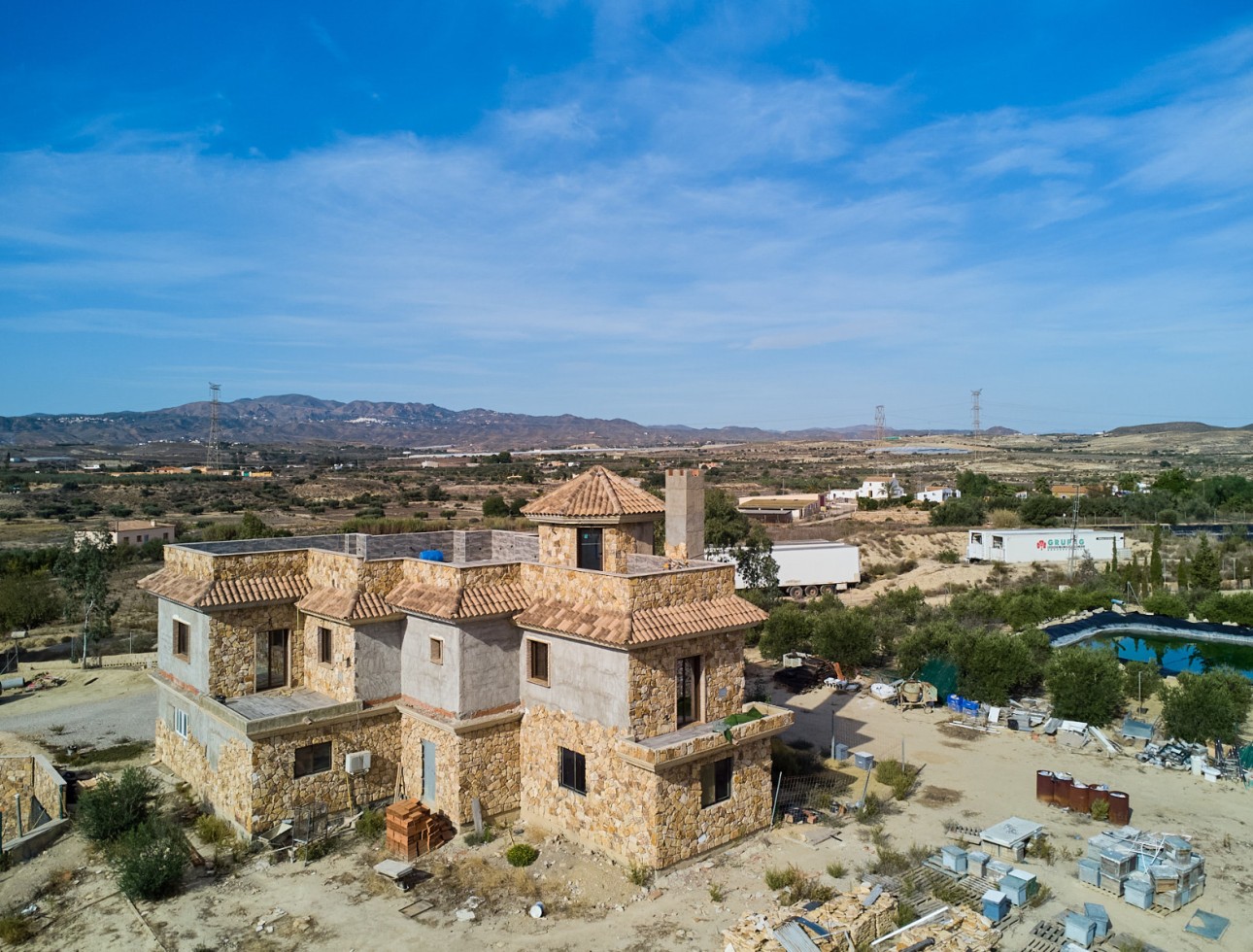 Resale - Villa / Semi-detached Villa - Turre