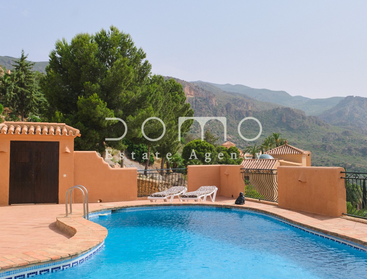 Resale - Villa / Semi-detached Villa - Turre