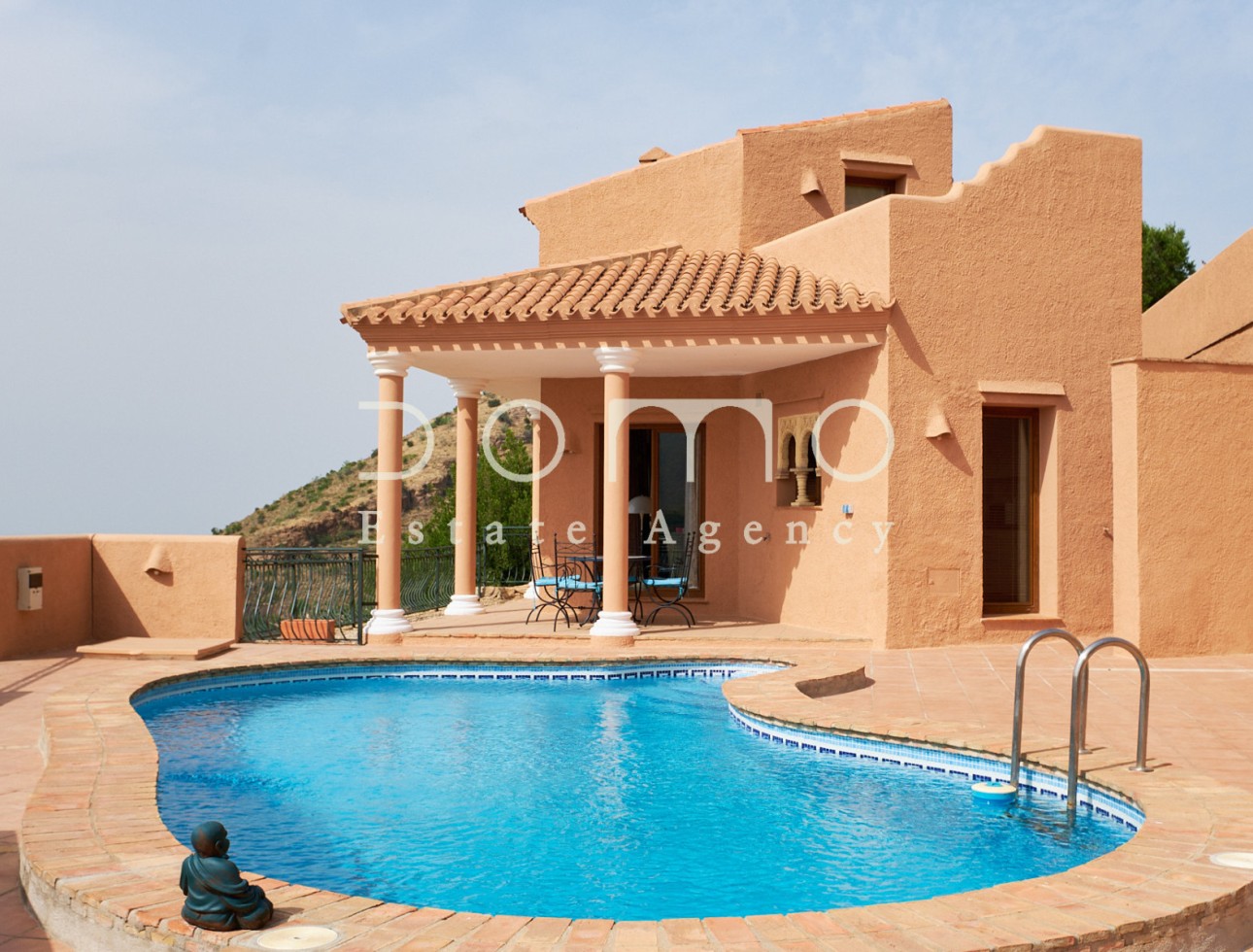 Resale - Villa / Semi-detached Villa - Turre