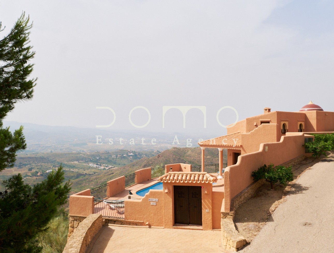 Resale - Villa / Semi-detached Villa - Turre
