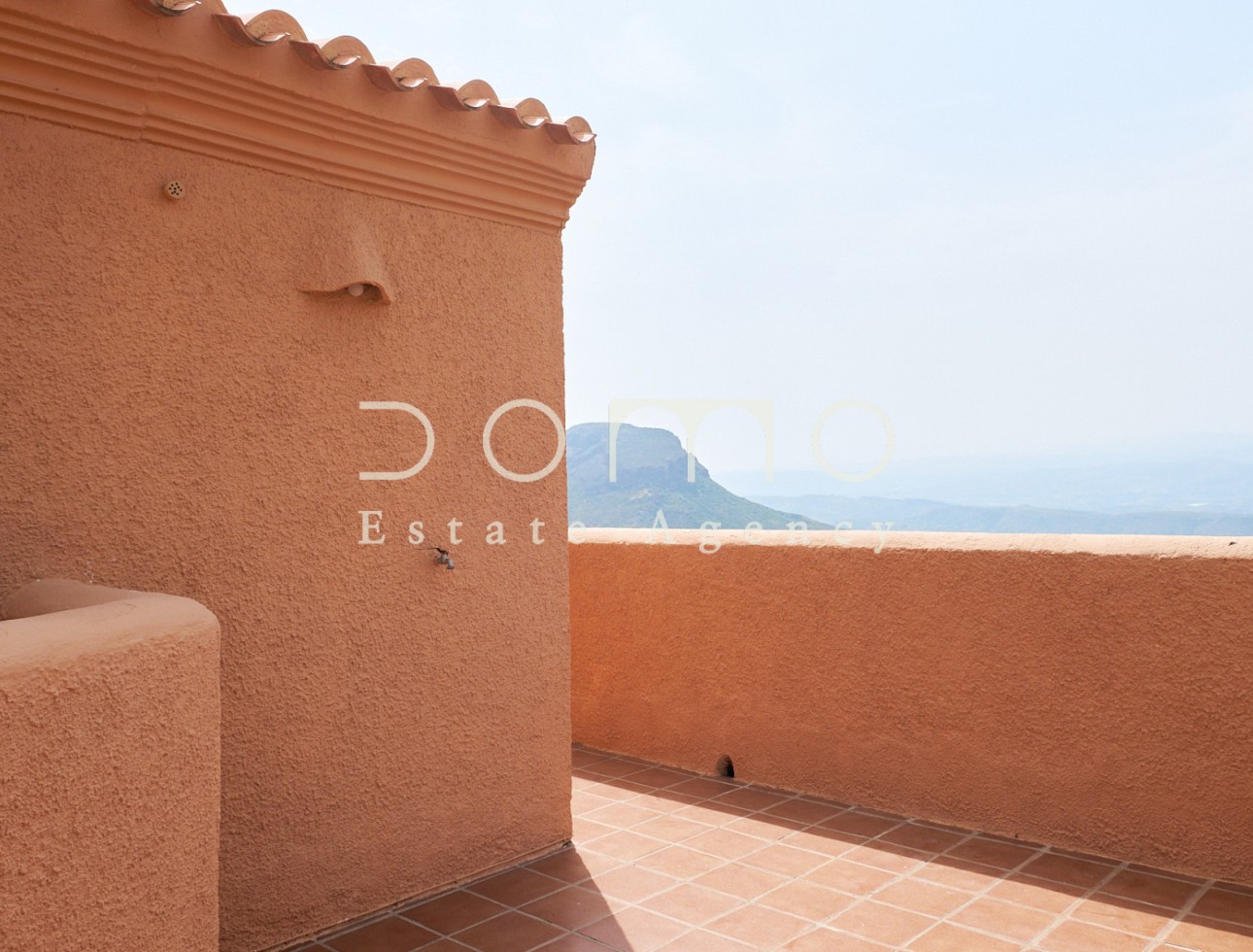 Resale - Villa / Semi-detached Villa - Turre