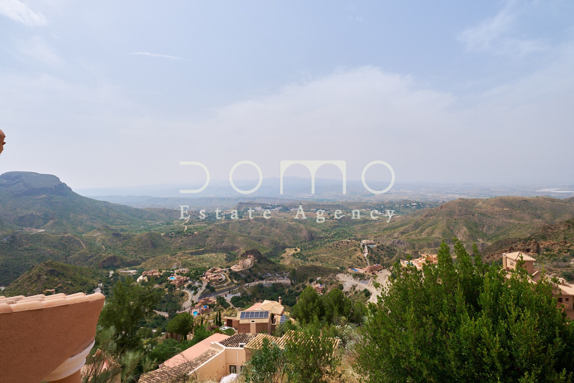 Resale - Villa / Semi-detached Villa - Turre