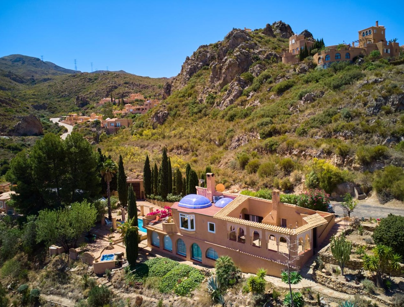 Resale - Villa / Semi-detached Villa - Turre