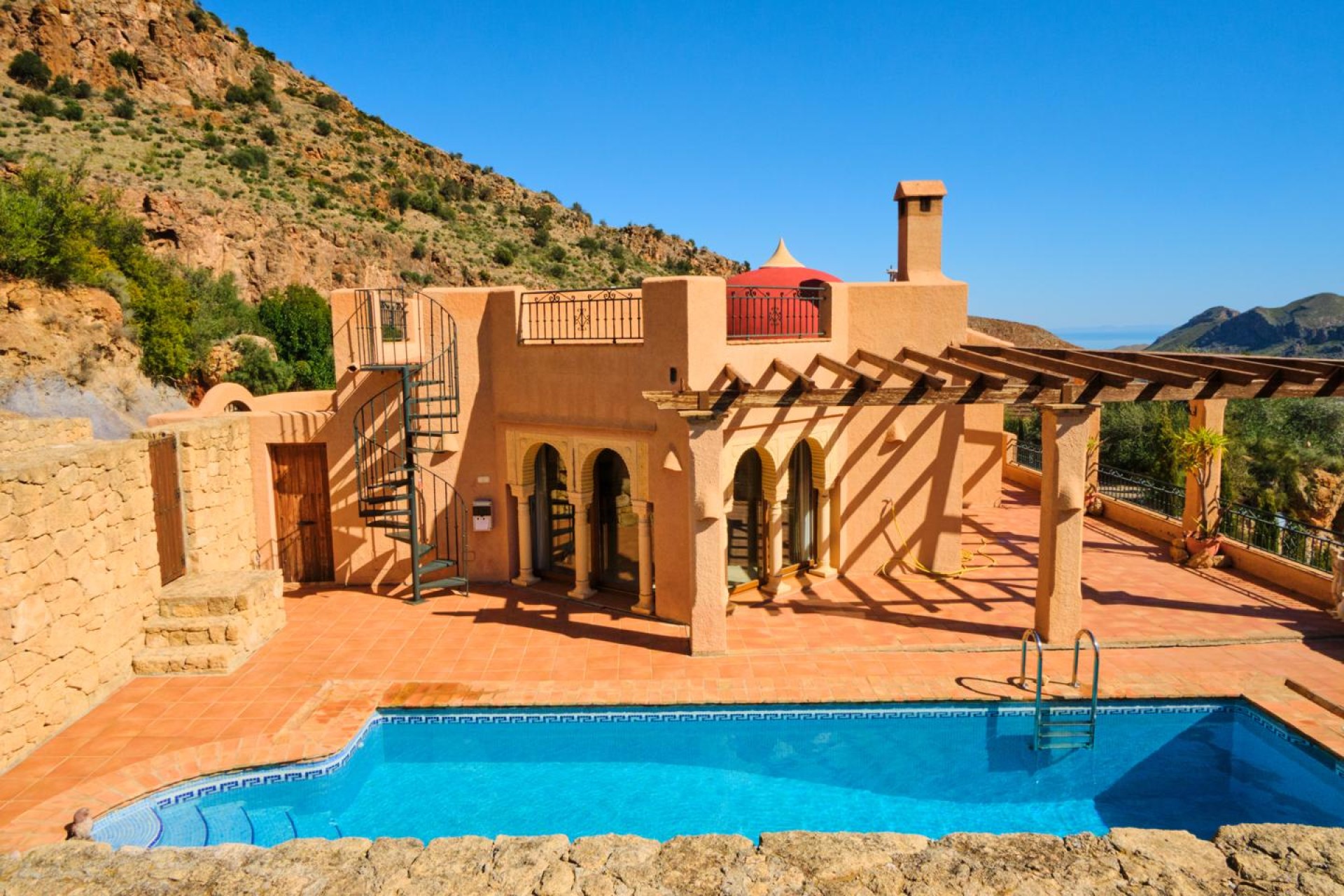 Resale - Villa / Semi-detached Villa - Turre