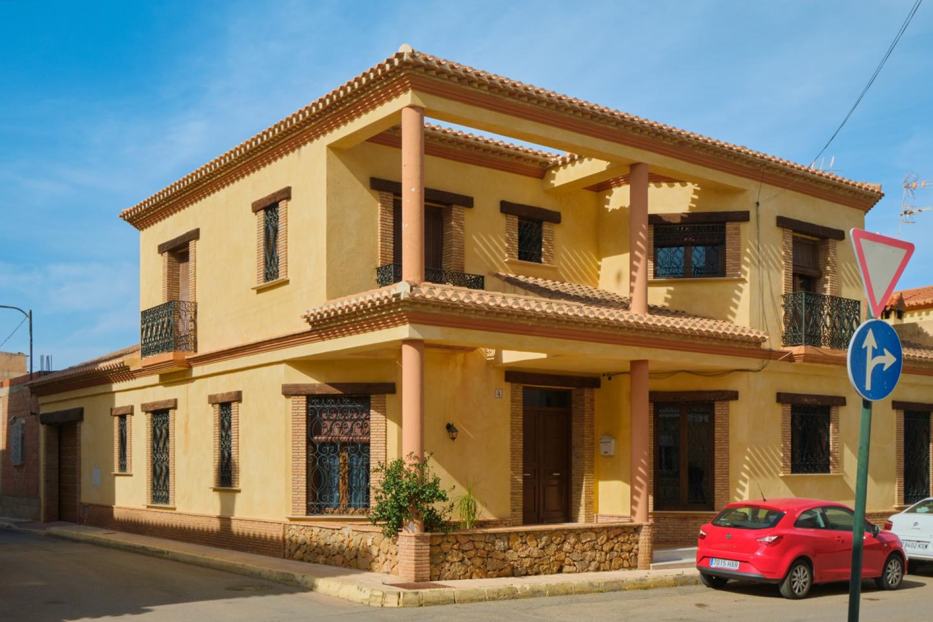 Resale - Villa / Semi-detached Villa - Turre