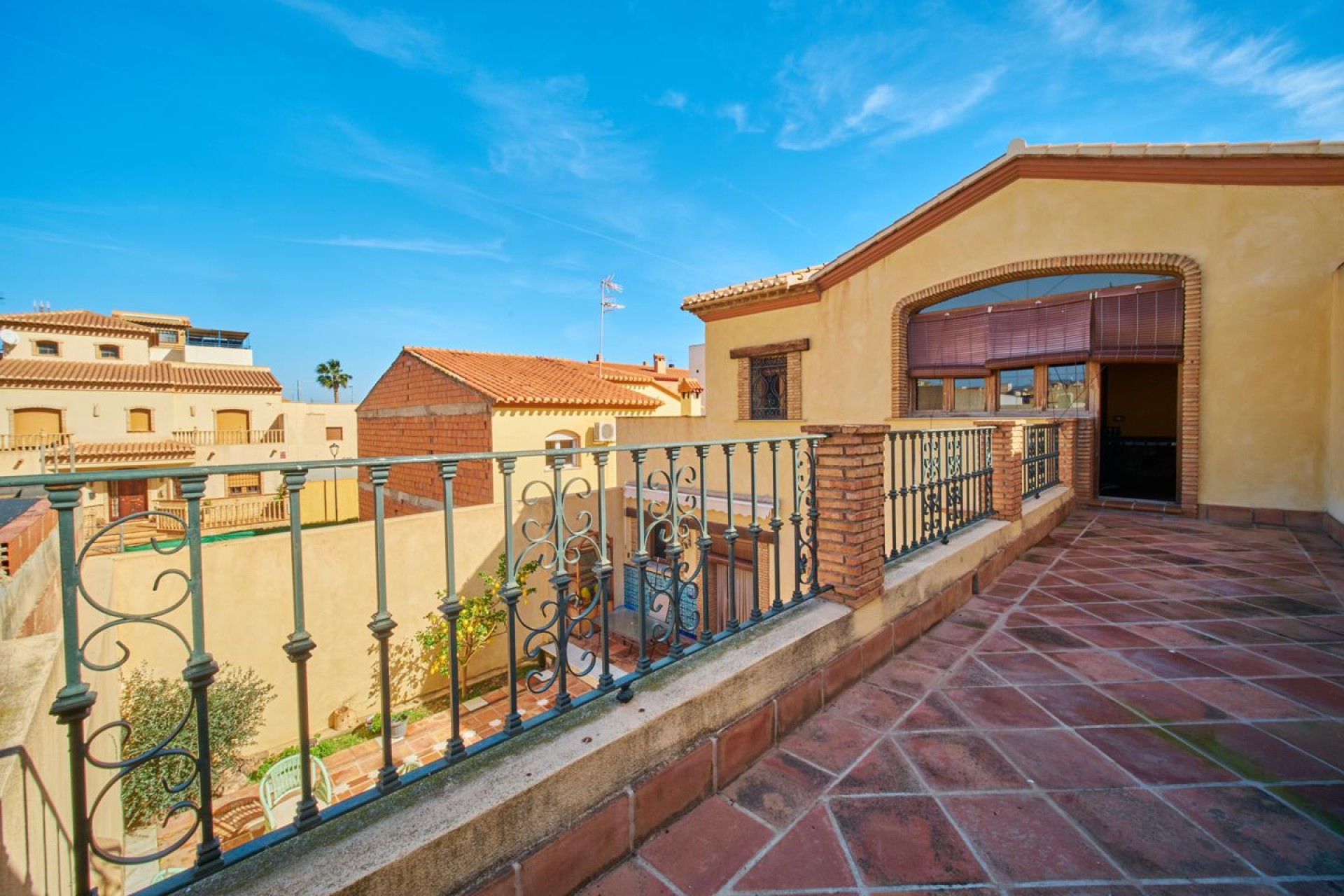 Resale - Villa / Semi-detached Villa - Turre