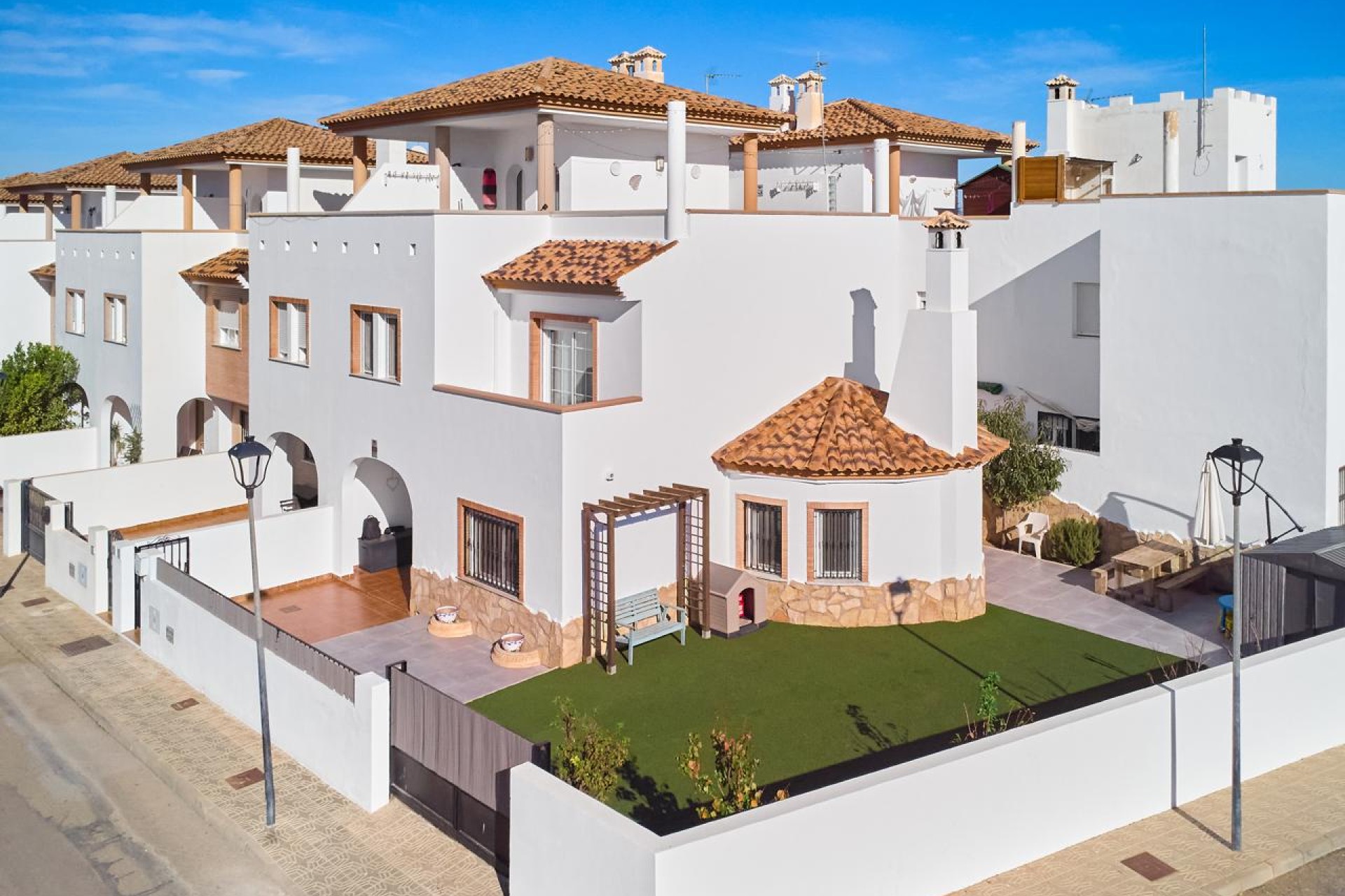 Resale - Villa / Semi-detached Villa - Turre