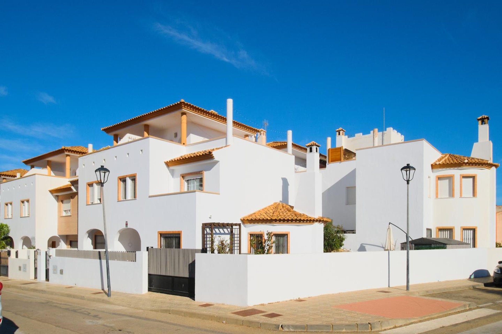 Resale - Villa / Semi-detached Villa - Turre