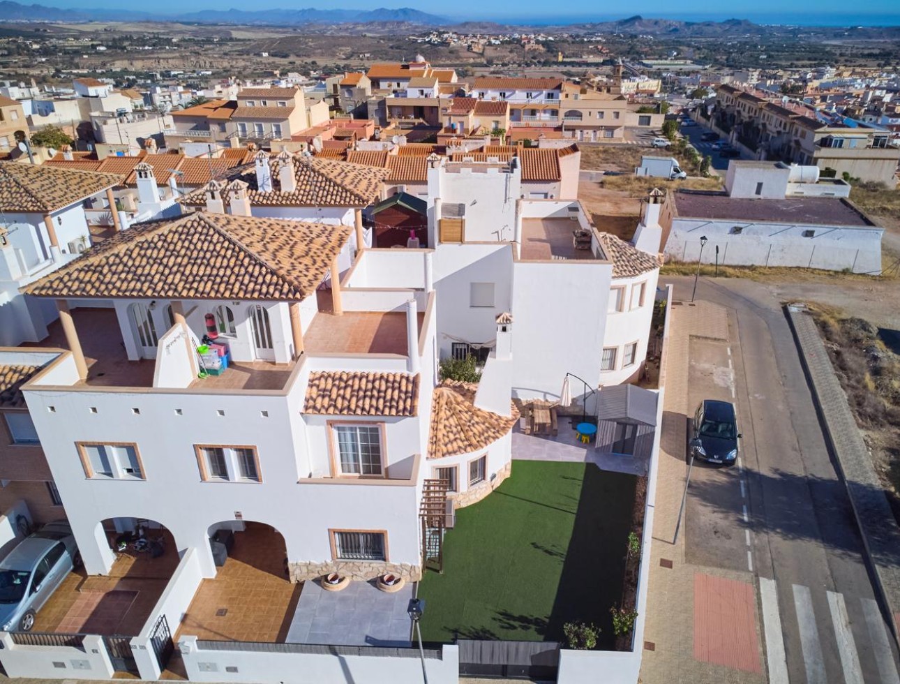 Resale - Villa / Semi-detached Villa - Turre