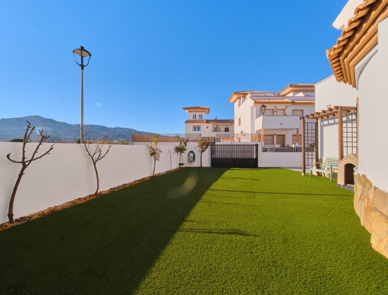 Resale - Villa / Semi-detached Villa - Turre