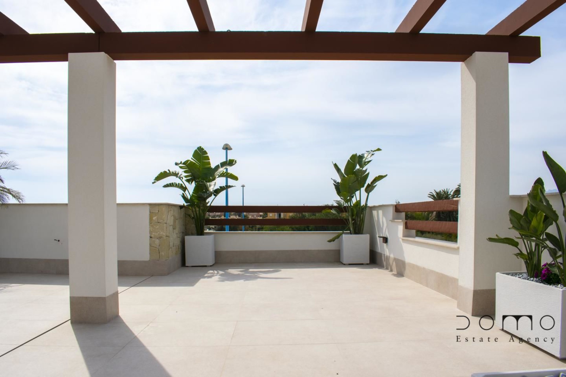 Resale - Villa / Semi-detached Villa - Vera Playa