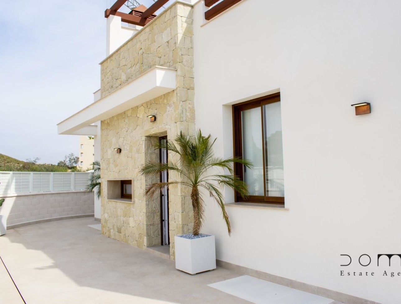 Resale - Villa / Semi-detached Villa - Vera Playa