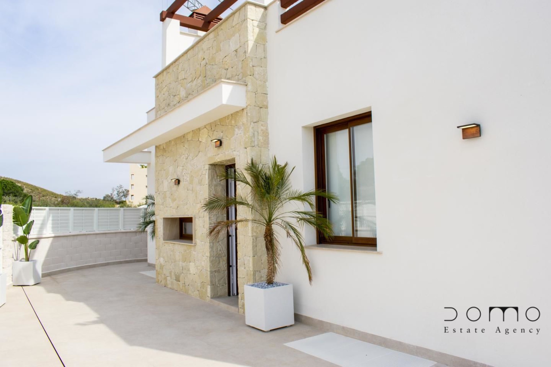 Resale - Villa / Semi-detached Villa - Vera Playa