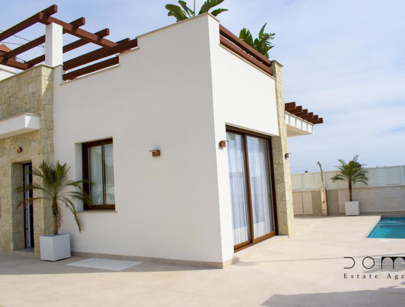 Resale - Villa / Semi-detached Villa - Vera Playa