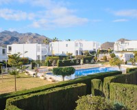 🏡 Immobilie zu verkaufen: Exklusives Triplex in Mojácar Playa mit Swimmingpool!