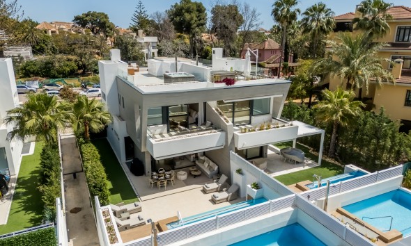 Villa / Doppelhaushälfte - Neue Gebäude - Marbella - Marbella