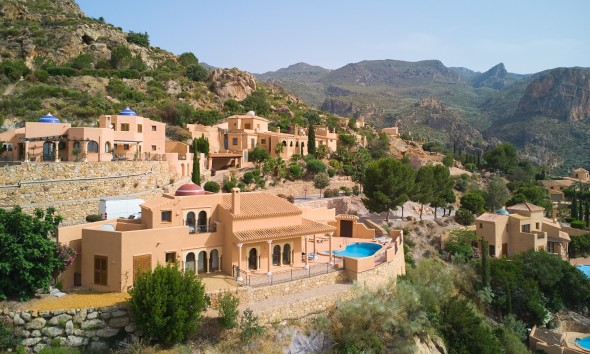 Villa - Herverkoop - Turre - A320