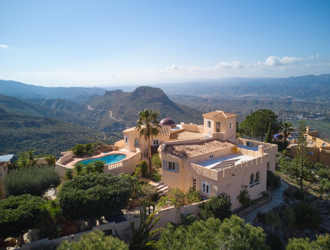  Villa individuelle avec piscine à Sierra Cabrera, Turre, Almería, nichée en pleine nature et offrant une vue dégagée