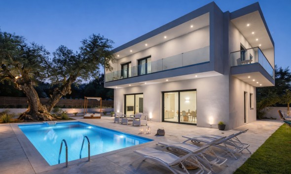 Villa - Neue Gebäude - Estepona - Estepona