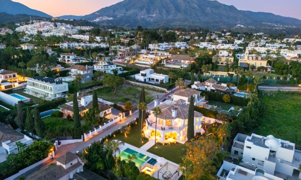 Villa - Obra nueva - Marbella - Marbella