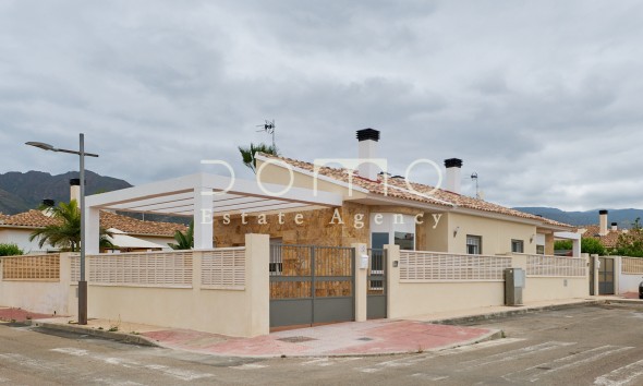 Villa / Semi-detached Villa - Long Term Rental - Turre - RENT114-D
