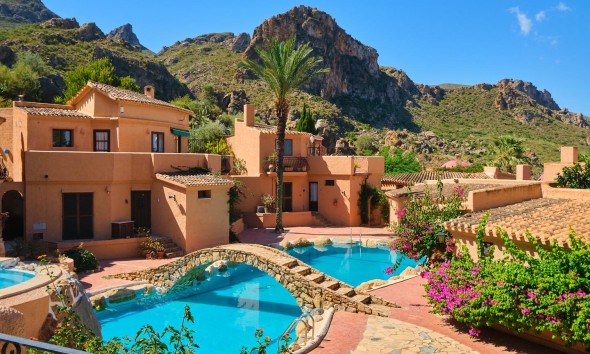 Villa / Semi-detached Villa - Resale - Turre - A251