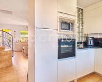 🏡 Propiedad en venta: ¡Exclusivo tríplex en Mojácar Playa con cocina moderna!