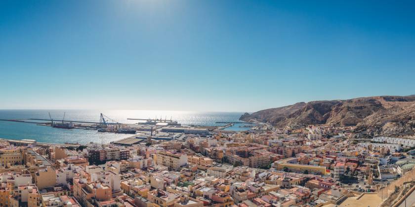 Comprar vivienda en Almería esta Semana Santa: tradición y oportunidad