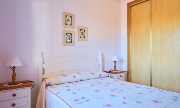 Resale - Apartment / flat - Vera