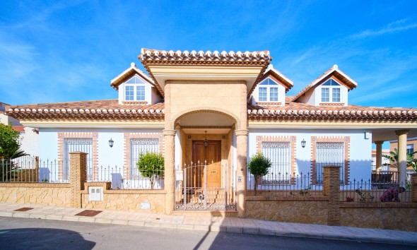 Resale - Villa - Los Gallardos