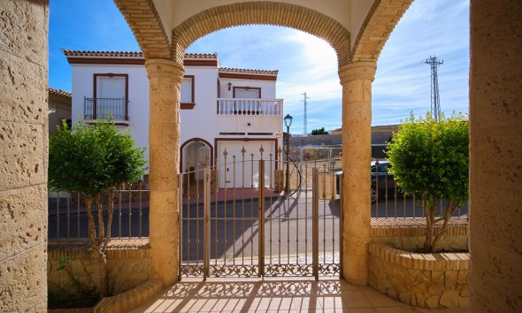 Resale - Villa - Los Gallardos