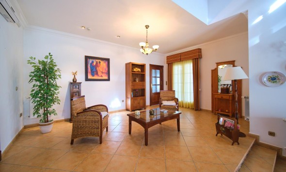 Resale - Villa - Los Gallardos