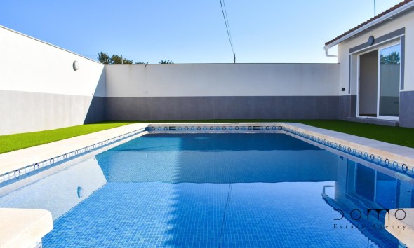 Resale - Villa / Semi-detached Villa - Puerto Lumbreras