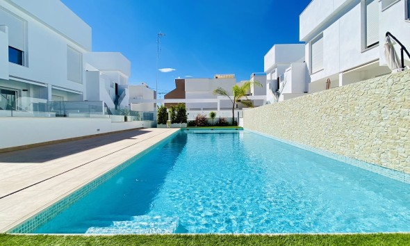 Obra nueva - Bungalow bajo - Pilar de la Horadada