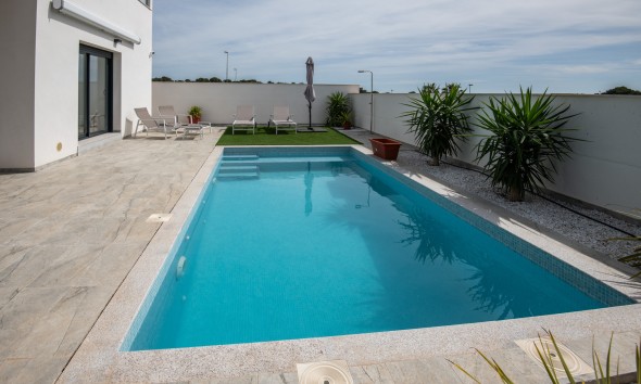 Nouvelle construction - Maison individuelle - Pinar de Campoverde