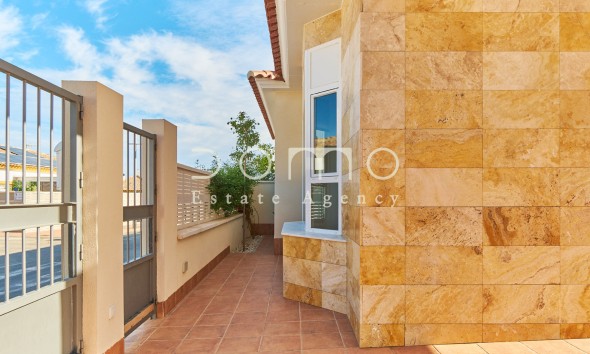 Long Term Rental - Villa / Semi-detached Villa - Turre