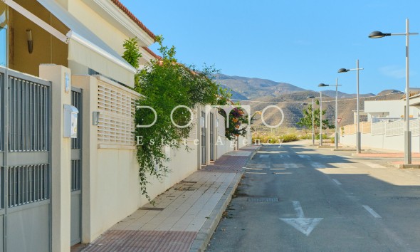 Long Term Rental - Villa / Semi-detached Villa - Turre