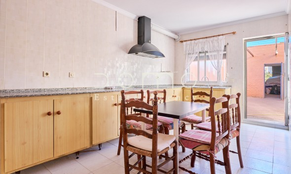 Kitchen of a property for sale in Turre, Almeria