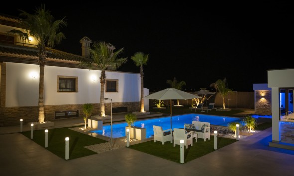 Nouvelle construction - Villa / Jumelée - Jerónimo y Avileses