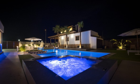 Nouvelle construction - Villa / Jumelée - Jerónimo y Avileses