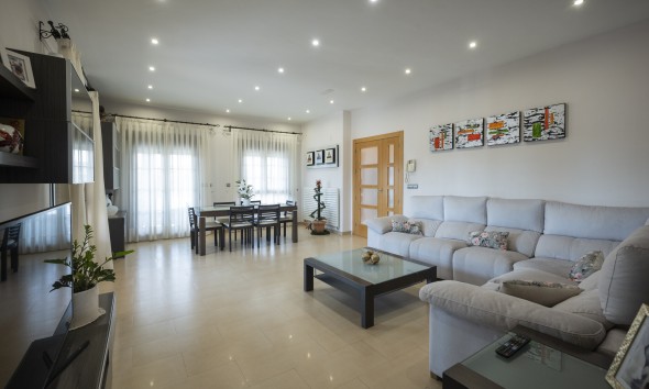 Nouvelle construction - Villa / Jumelée - Jerónimo y Avileses