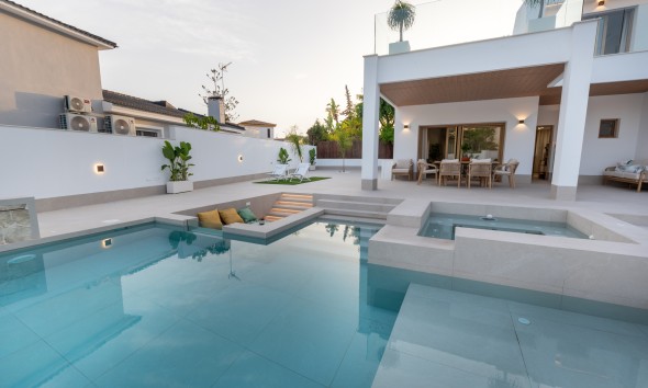 Obra nueva - Villa / Chalet - Orihuela Costa