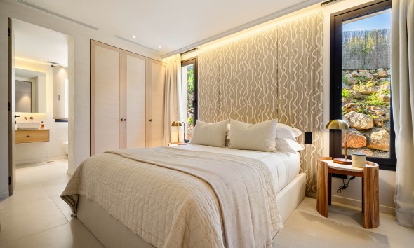 Neue Gebäude - Villa / Doppelhaushälfte - Marbella