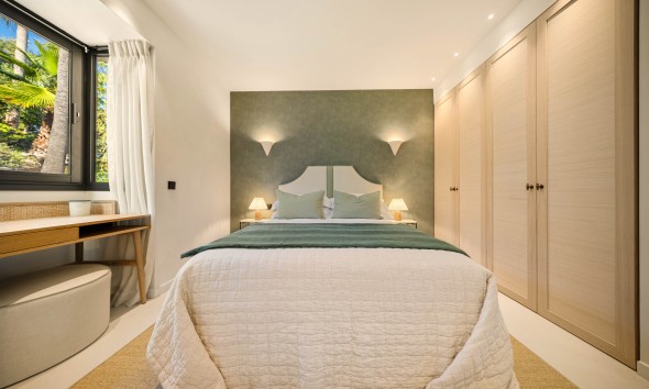 Neue Gebäude - Villa / Doppelhaushälfte - Marbella