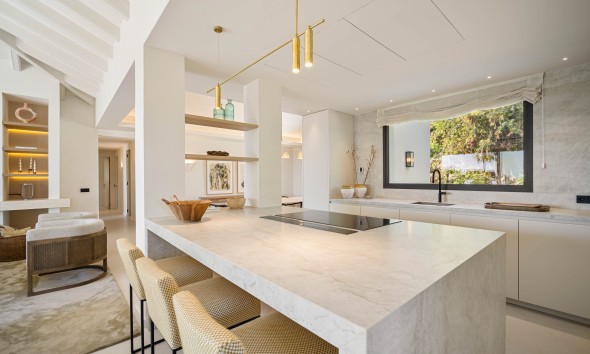 Neue Gebäude - Villa / Doppelhaushälfte - Marbella